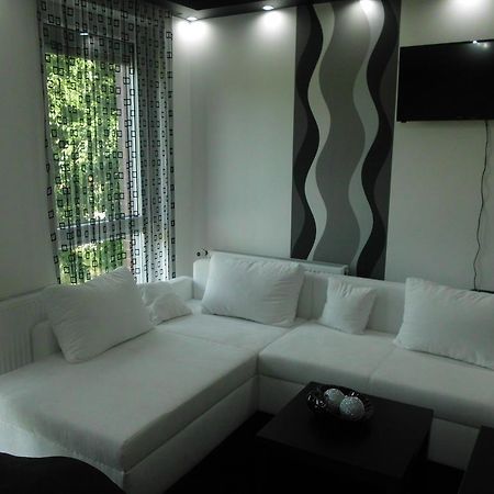 Fészek Apartman Debrecen Habitación foto