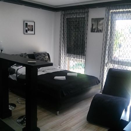 Fészek Apartman Debrecen Habitación foto