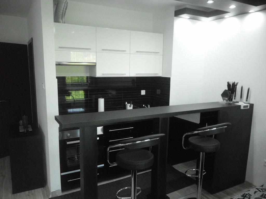Fészek Apartman Debrecen Habitación foto