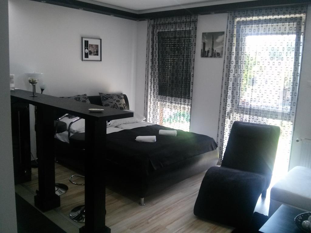Fészek Apartman Debrecen Habitación foto