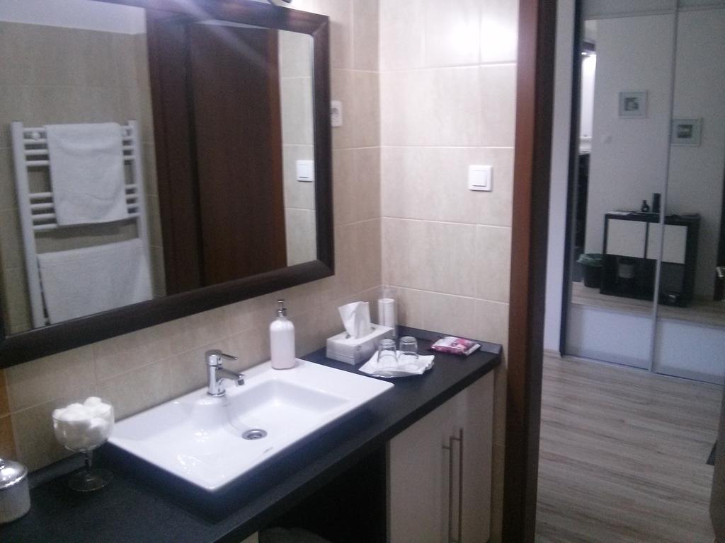 Fészek Apartman Debrecen Habitación foto